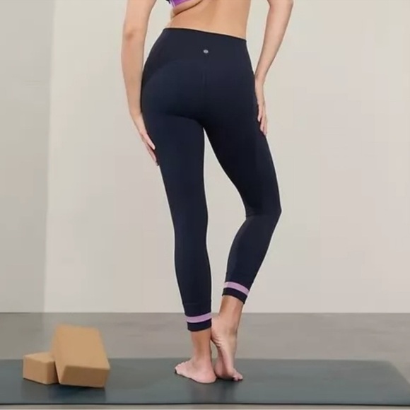Athleta Salutation Stash 7/8 Tight Dark Blue Stripe Size Small - Picture 1 of 5